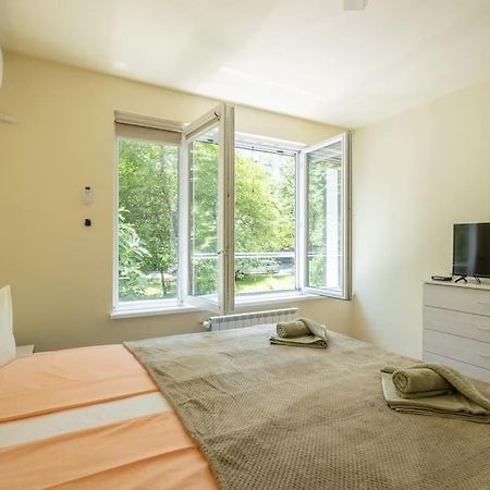 Top Location, Brand New 3 Bdrm Apt & Free Parking София Экстерьер фото