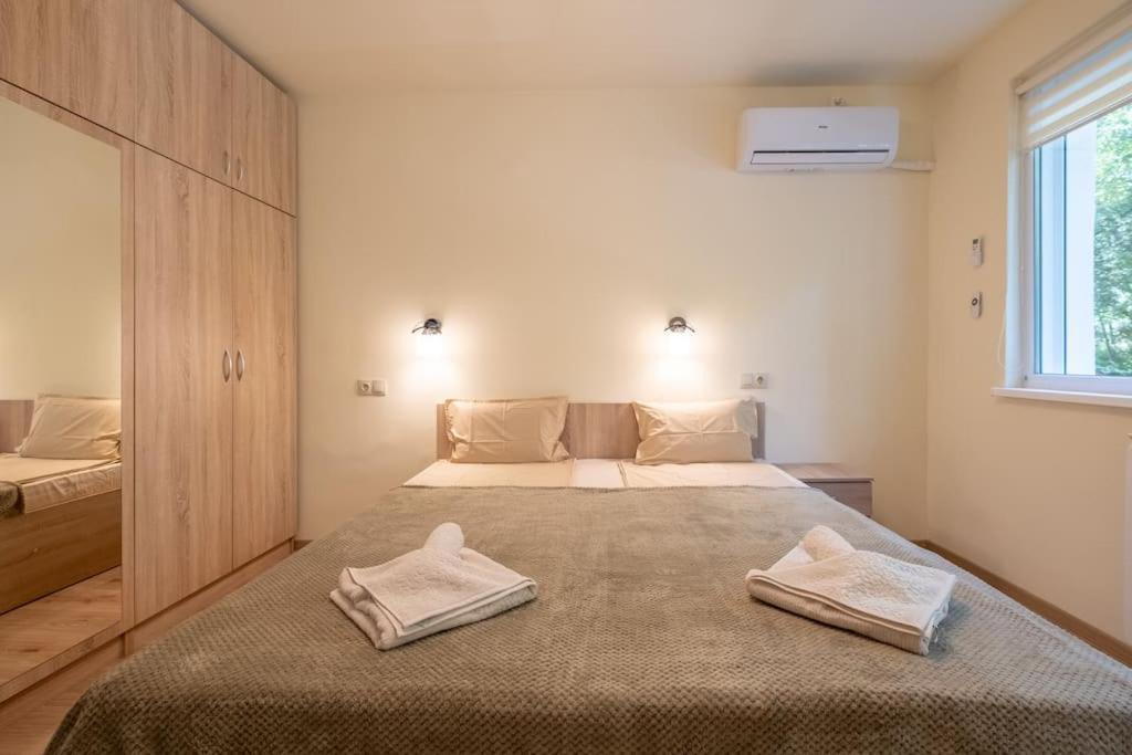 Top Location, Brand New 3 Bdrm Apt & Free Parking София Экстерьер фото