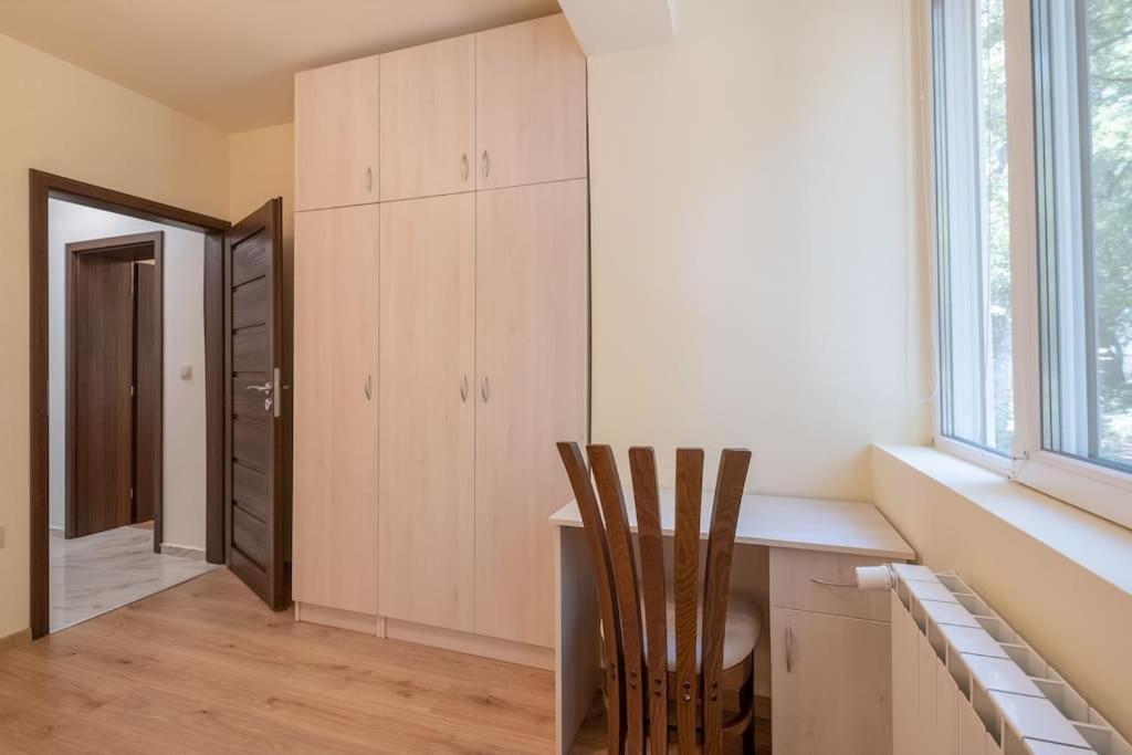 Top Location, Brand New 3 Bdrm Apt & Free Parking София Экстерьер фото