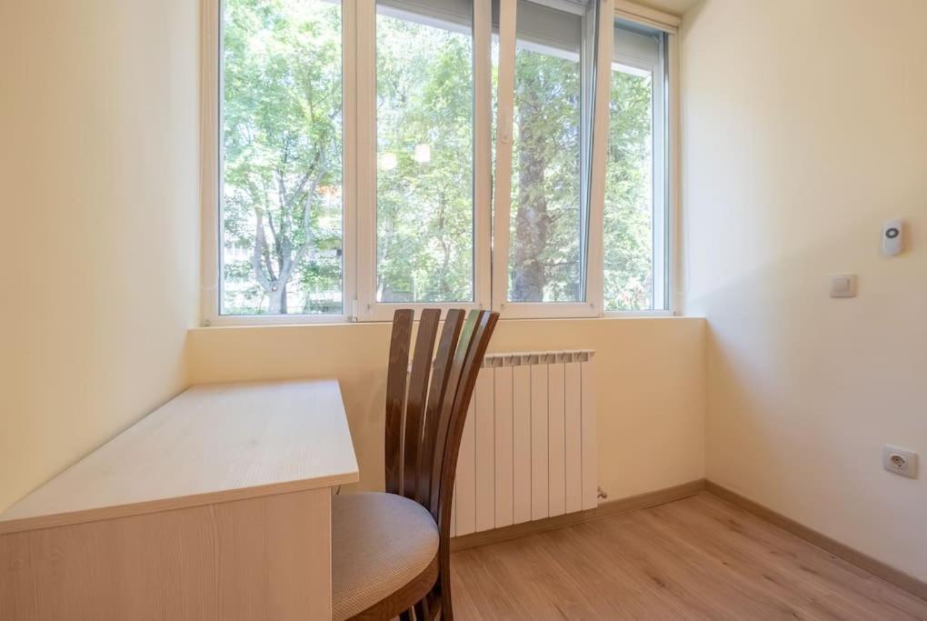 Top Location, Brand New 3 Bdrm Apt & Free Parking София Экстерьер фото